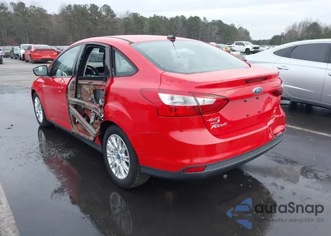 2012 Ford Focus Se z USA, uszkodzony, nr VIN 1FAHP3F28CL141982